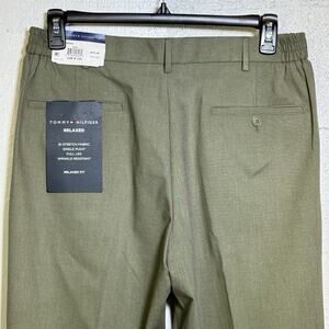 Tommy Hilfiger Mens Relaxed Fit Dress Pants Sage 32x34 $95
